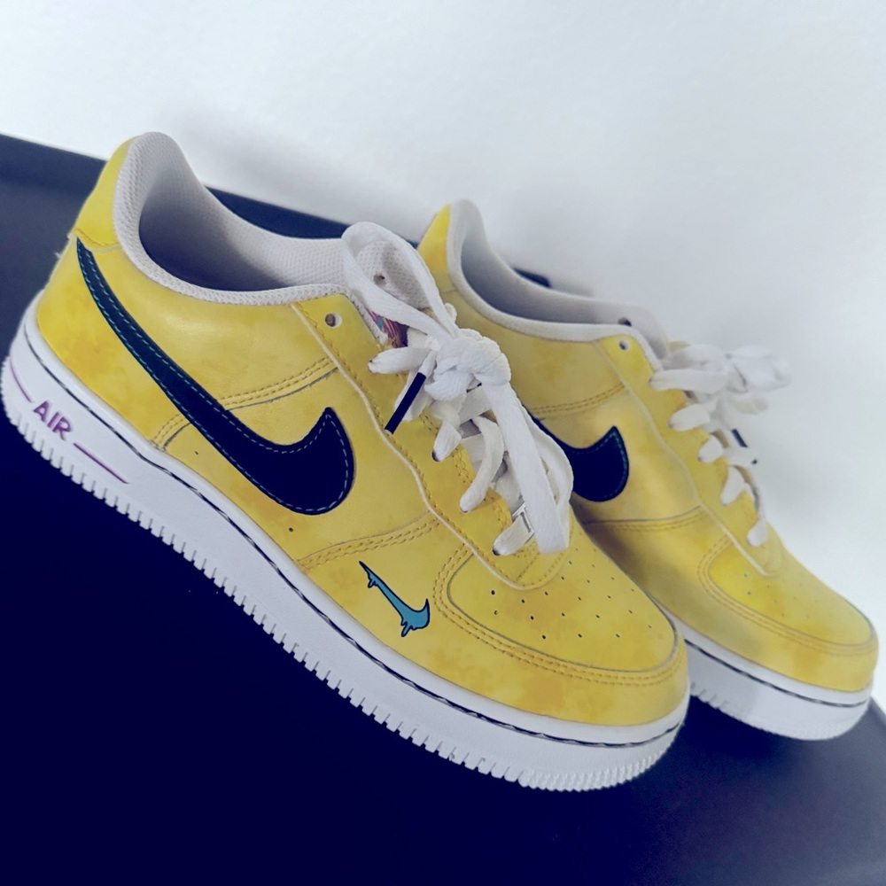 Air Force 1 '07 LV8 'Peace, Love, and basketball